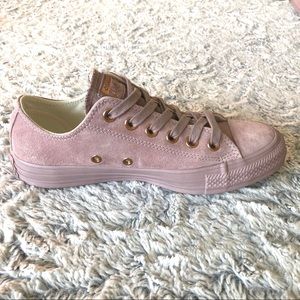🔥BOGO FREE Converse rose gold suede low top ox